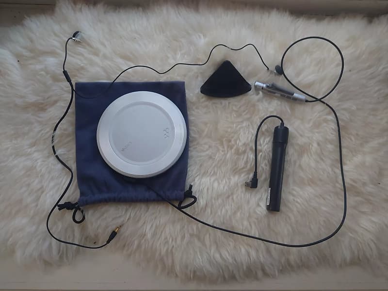 Rare Japanese HD digital amp Sony Walkman CD Player D-EJ985 working JDM  			