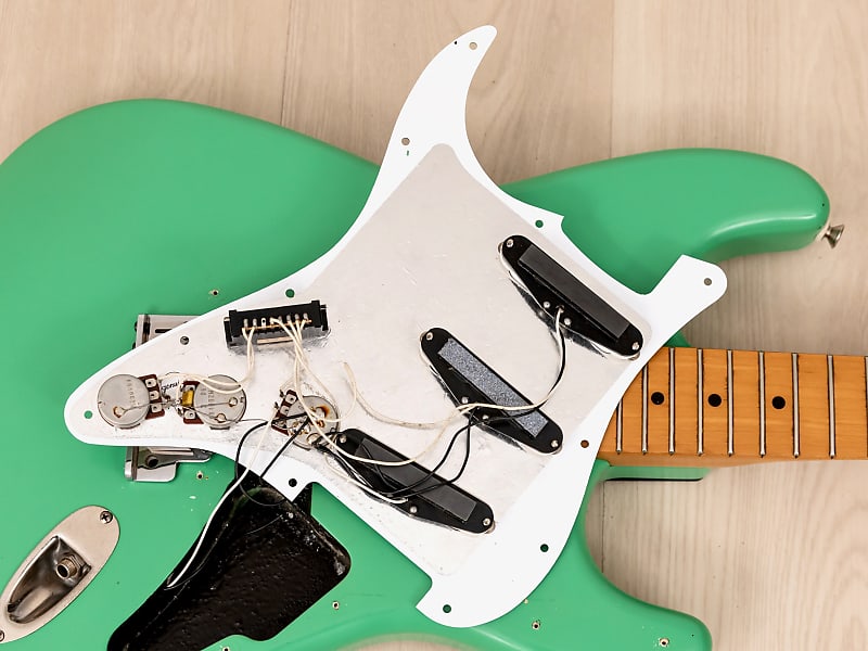 1989 Fender Japan Stratocaster w/ American Standard 1989 Fender Japan Stratocaster w/ American Standard