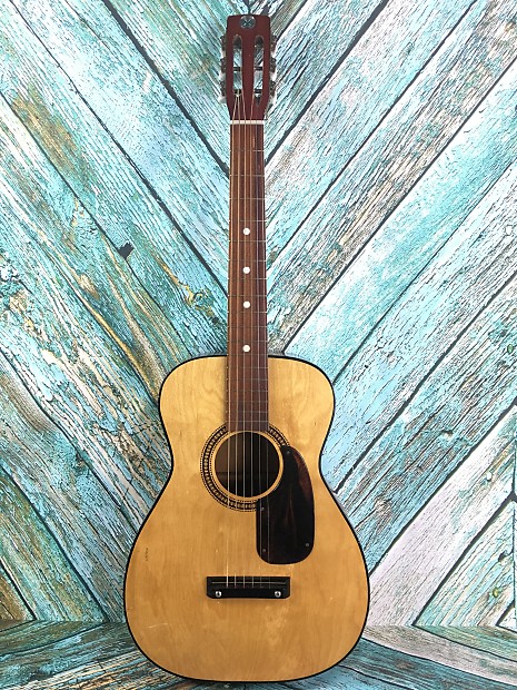 Harmony / Sears and Roebuck Guitar Model 319.12071000