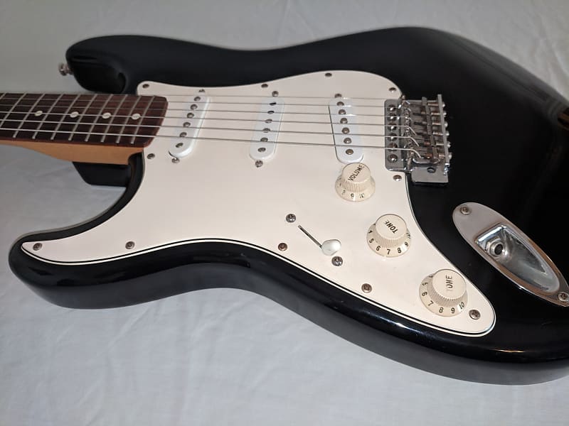 Fender Standard Stratocaster - (Lefty) - Made in Mexico - 90s Black