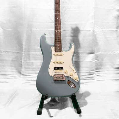 American Professional II Stratocaster® HSS – Fender