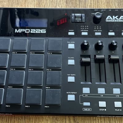 Akai MPD226