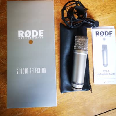 RODE NT1-A Large Diaphragm Cardioid Condenser Microphone 2002 - Present - Silver