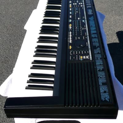 ROLAND E-30 Intelligent Synthesizer - Shop Tested - Works ROLAND E-30 Intelligent Synthesizer - Shop Tested - Works