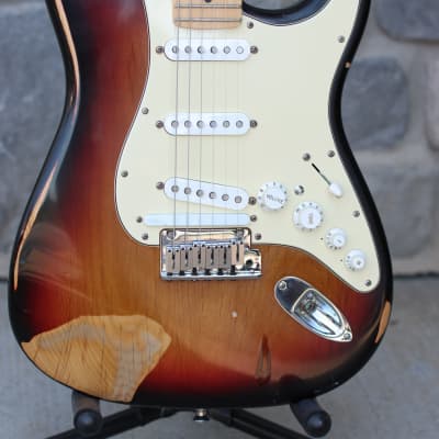 Fender American Series VG Stratocaster with Maple Fretboard 2007 - 2009 - 3-Color Sunburst image 2