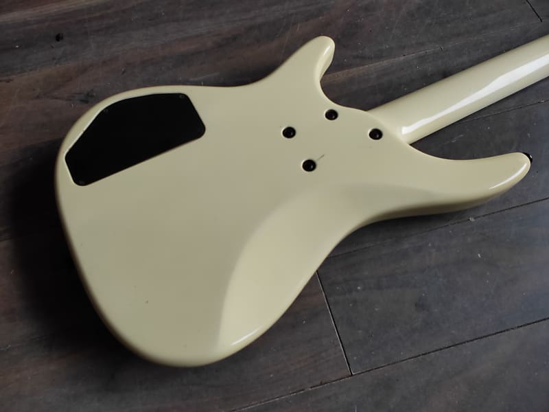 Aria Pro-Ⅱ　ARB-480M　PJタイプ　ミドルスケール　エレキベース 1980's Aria Pro II Argent Series ARB-480M Bass PJ Guitar