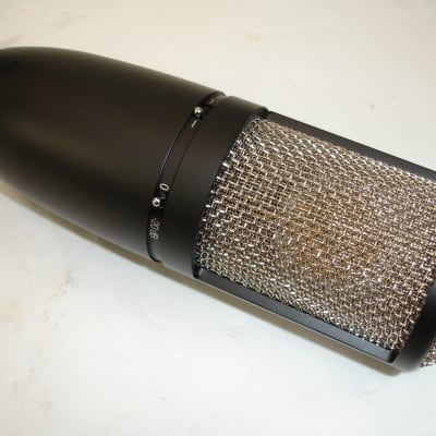 AKG P420 Large-diaphragm Dual Capsule Condenser Microphone w/ Case & Shockmount image 5