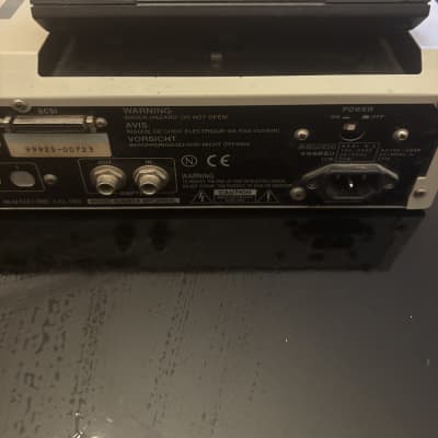 Akai MPC2000XL MIDI Production Center - Grey image 2