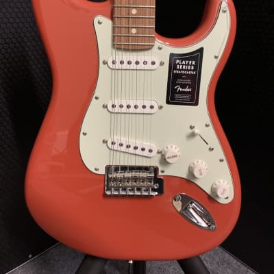Fender Player Stratocaster - Fiesta Red with Pau Ferro Fingerboard 2021-2022 - Fiesta Red image 2