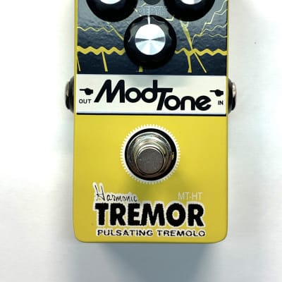 ModTone Mini-Distortion/Chorus/Harmonic Tremor Pulsating Tremolo Package image 4