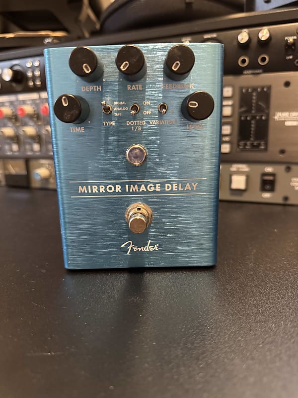 Fender Mirror Image Delay