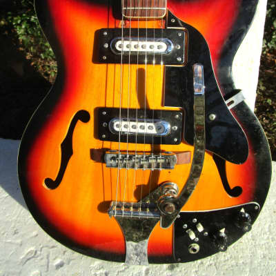 Cameo Guitar, 1960's, Japan, 2 Pickup, Sunburst Finish, Vibrato, Case image 4