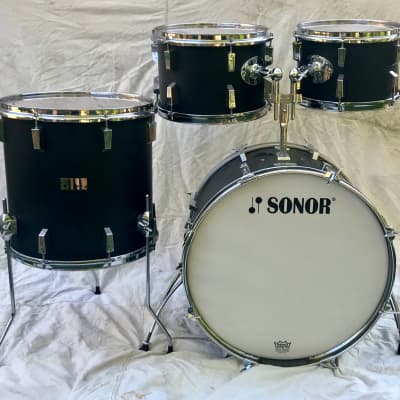 Sonor 1974 Champion Series Kit w/ Hardware in Metallic Silver