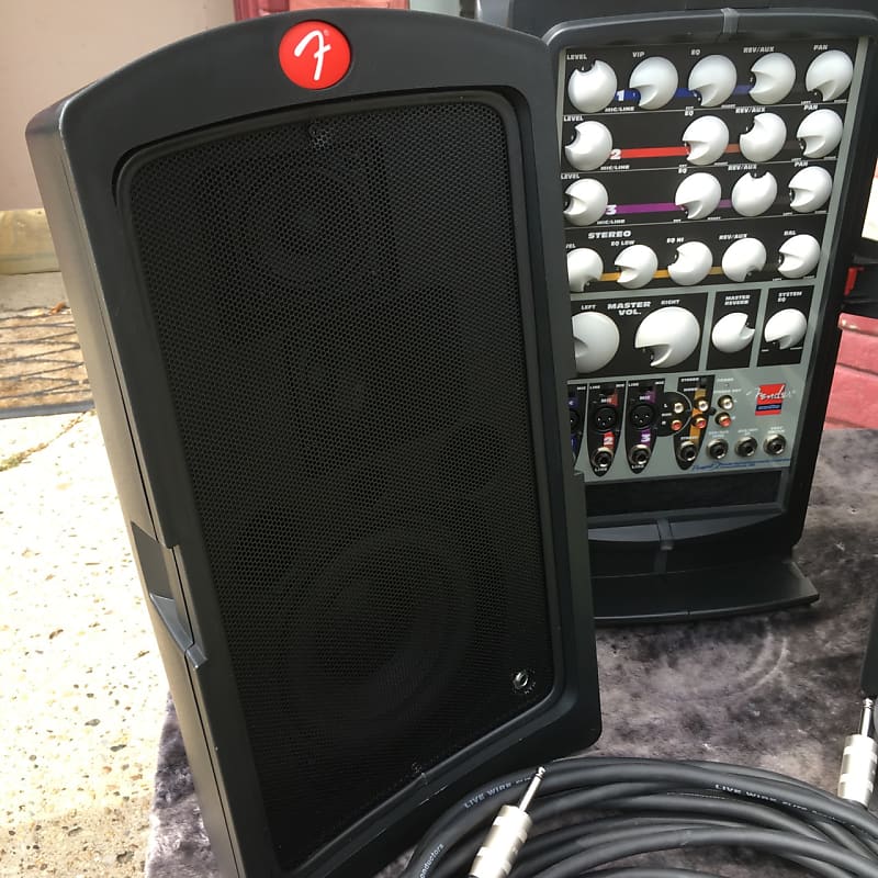 Fender Passport PD-150 - CLEAN! w/ mic and heavy duty cables