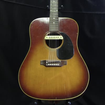 Gibson J-45 Deluxe 1969 - 1982