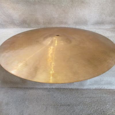 Zildjian ZBT 18 Inch Crash Cymbal, Medium Thin Weight - Excellent! image 5