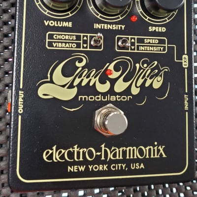 Electro-Harmonix Good Vibes Analog Modulator Pedal | Reverb