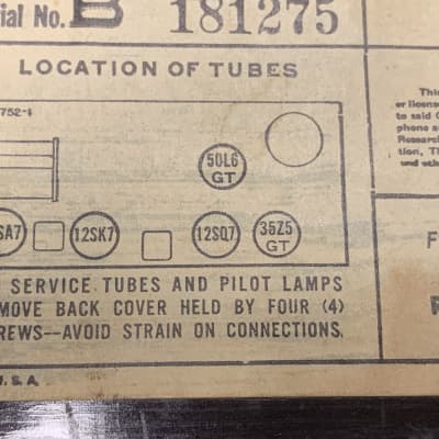 Vintage RCA Victor B274 Brown Bakelite Tube Radio 