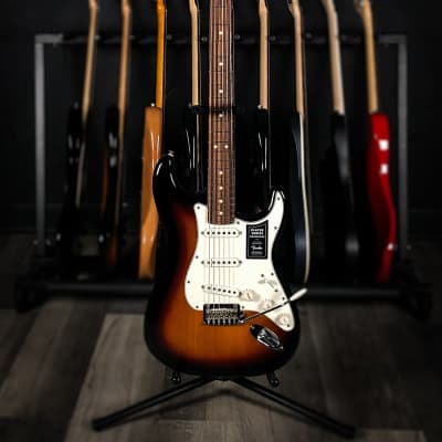 Fender Player Series Stratocaster - 3-Tone Sunburst image 1