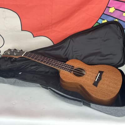Amahi SNAILMAUKC Snail Mahogany Concert Uke w/ Gig Bag image 1