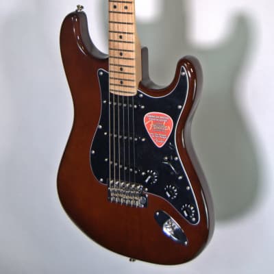Fender American Special Stratocaster - Maple - Walnut