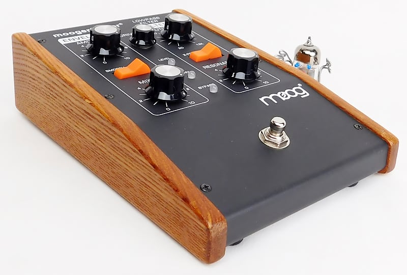 Moog Moogerfooger MF-101 Low Pass Filter + Fast Neuwertig + Near Mint + OVP  + 1,5Jahre Garantie