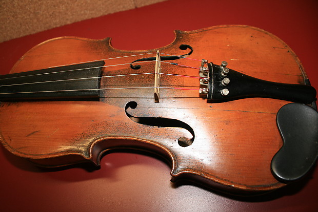 Stradivarius cremonensis shop faciebat anno 1716