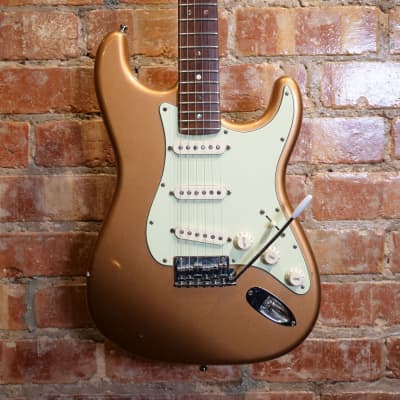 Fender Custom Classic Player Stratocaster Electric Guitar Shoreline Gold | Custom Shop | CN92493 | Guitars In The Attic for sale