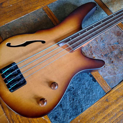 Ibanez SRH500F semi-hollow fretless bass w/ Roadrunner bag for sale