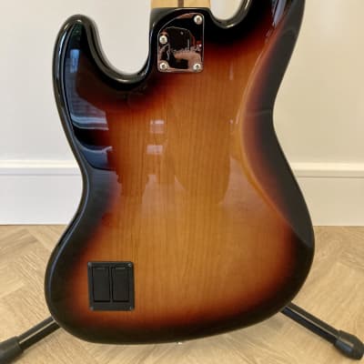 Fender Deluxe Active Jazz Bass® V - 2021 75th Anniversary - 3-Color Sunburst image 5