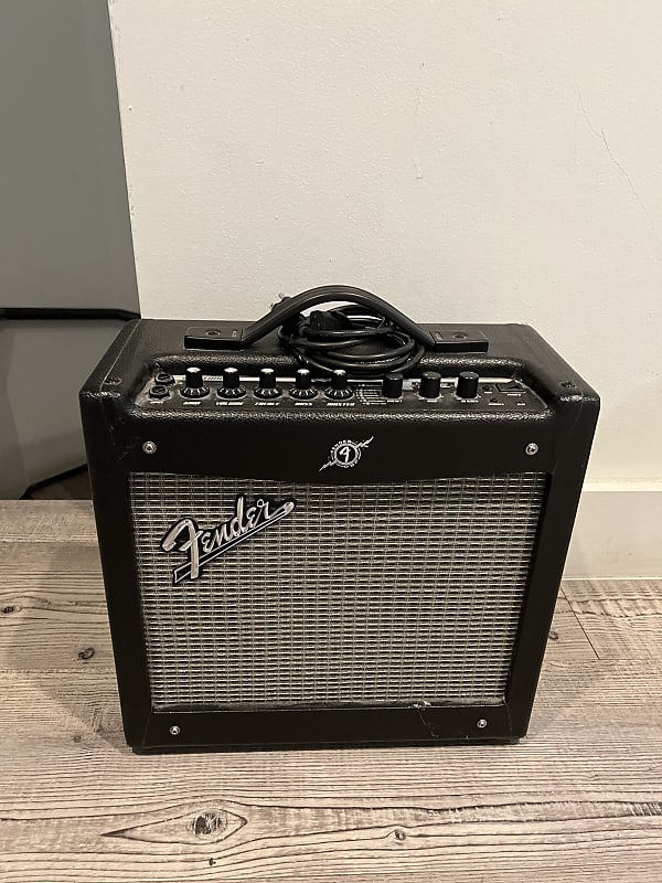 Fender mustang v2 store 20 watt