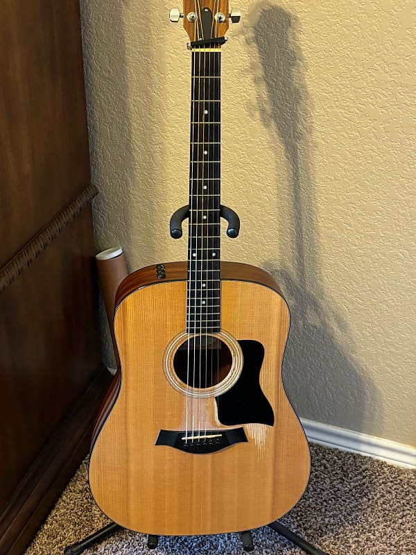 Taylor 110e Dreadnought Acoustic-Electric Guitar Natural