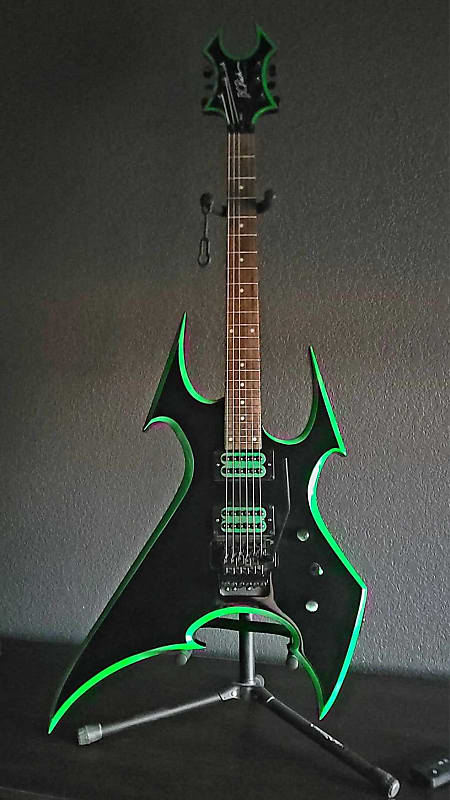 B.C. Rich Beast Special Edition 2004 - Gloss Black with