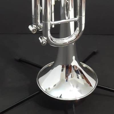 Getzen Eterna 770 Select Trumpet ,2 Mutes, 2 Mouthpieces & Case Silver image 2