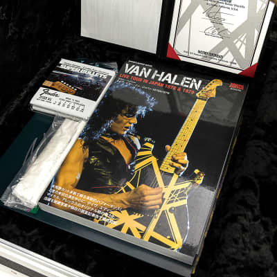EVH Limited Edition '79 Bumblebee image 15