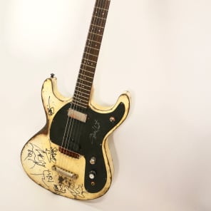 Loïc Le Pape Mosteel J.Ramone Tribute Guitar (Signed By Joe Perry, Alice Cooper And Others) image 7