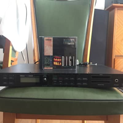 Yamaha TG55 with "Digi Voice" rare card data