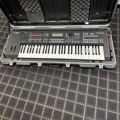 Yamaha MOXF 6 Workstation with SKB travel case