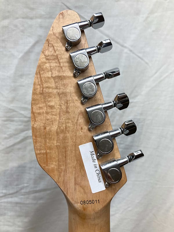 Eko Ghost VI Electric Guitar With Trem Red Wine Finish Eko Ghost VI Electric Guitar With Trem Red Wine Finish