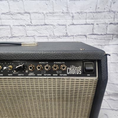 Fender Ultimate Chorus 2-Channel 2 x 65-Watt 2x12