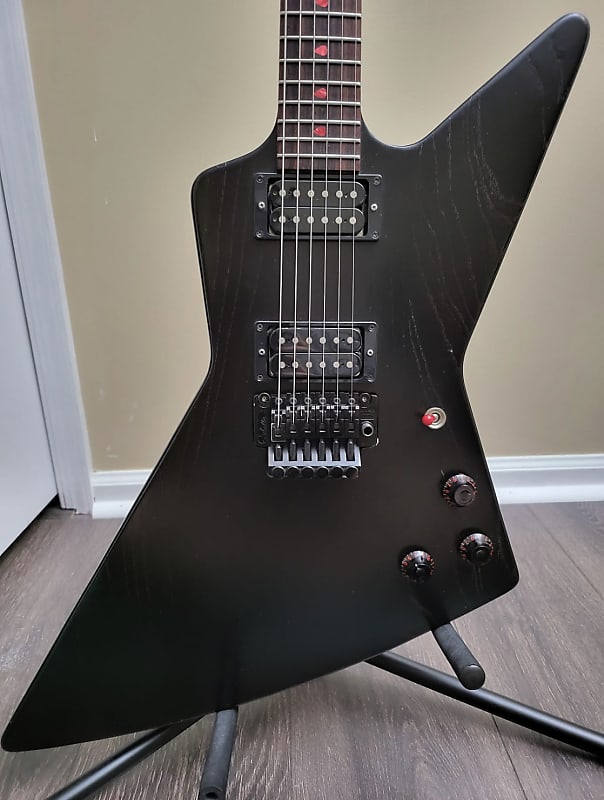 Gibson Limited Edition Vampire Blood Moon Explorer Ebony/Red