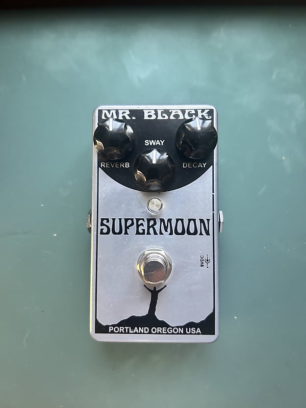 Mr. Black Supermoon Chrome