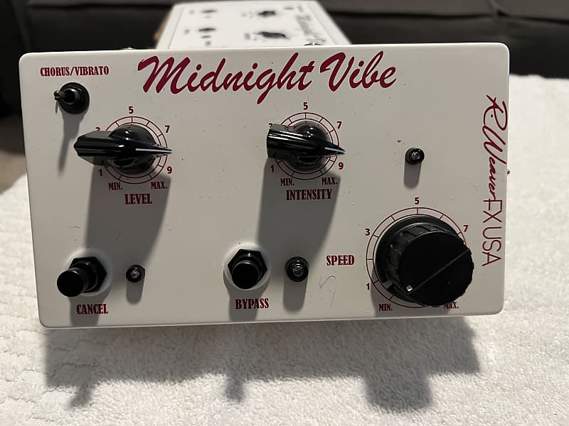 R Weaver FX Midnight Vibe 2023 - White | Reverb R Weaver FX Midnight Vibe 2023 - White | Reverb