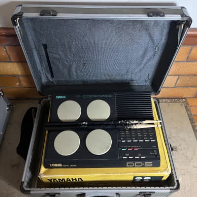 2 x Yamaha DD5 1980 - BLACK