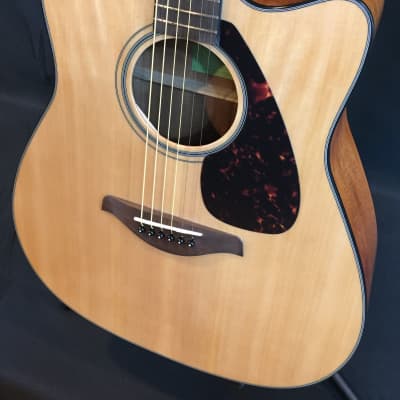 Yamaha FGX800C Solid Top Cutaway Acoustic-Electric Guitar Gloss Natural Finish image 5