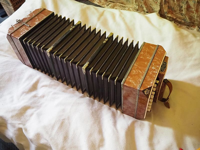 Alfred Arnold AA Bandoneon Einheits Aprox 1930 | Reverb Canada