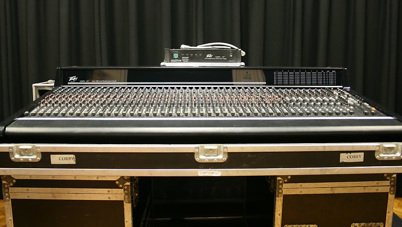 36chアナログミキサー　PEAVY MARK VIII series 3600 Peavey MARK VIII Series 3600 36 channel Mixer with Flight
