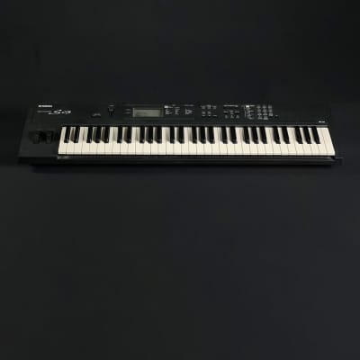 2001 Yamaha S03 Synthesizer