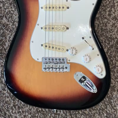 2015 Fender Standard Stratocaster  Electric guitar american noiseless pickups  with  gigbag image 4
