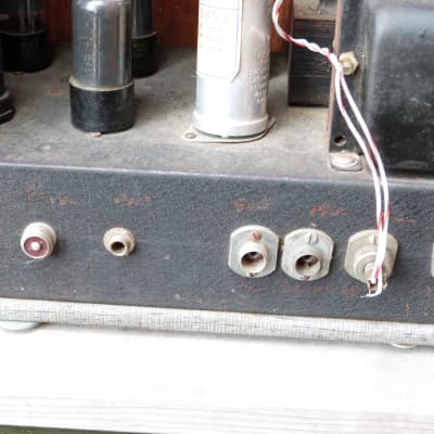 Epiphone electar amplifier image 8